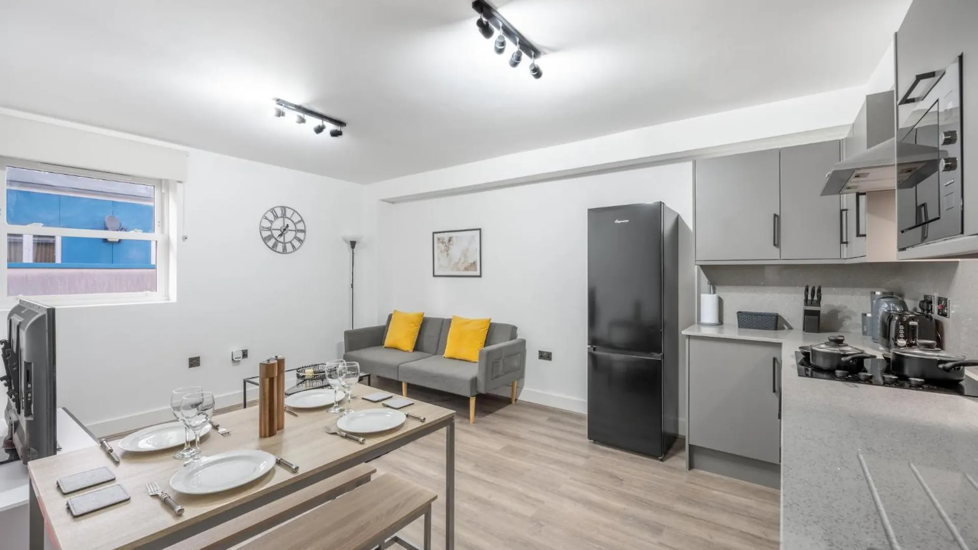Apartment Urban And Trendy Stratford Property Sleeps 8 Free Parking Wifi London